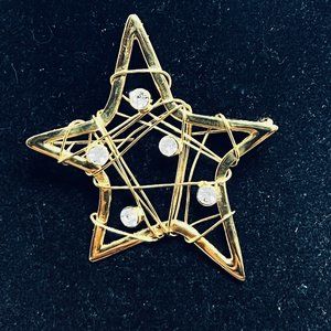 Wire Wrapped Gold Tone And Rhinestone Star Brooch